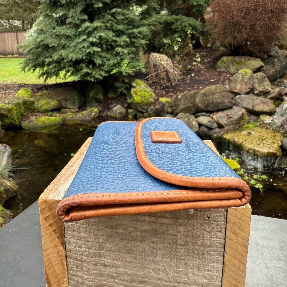 Vintage Dooney & Bourke Tri-Fold Leather Wallet - Picture 13 of 15